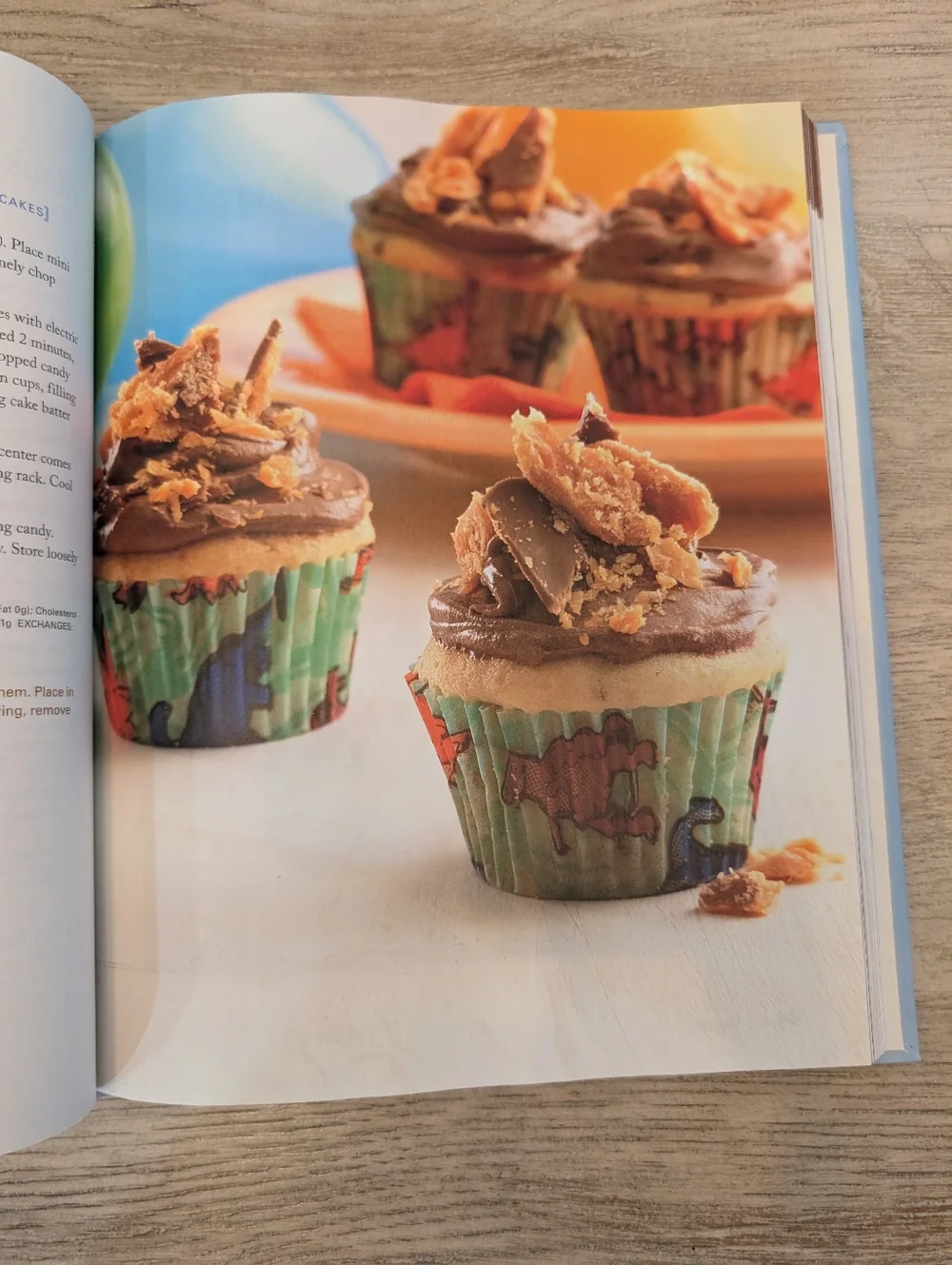 Betty‎ Crocker Mix It Up Desserts Cookbook - Hardcover